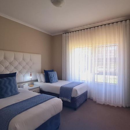 2 On Lismore Guesthouse Tokai Esterno foto