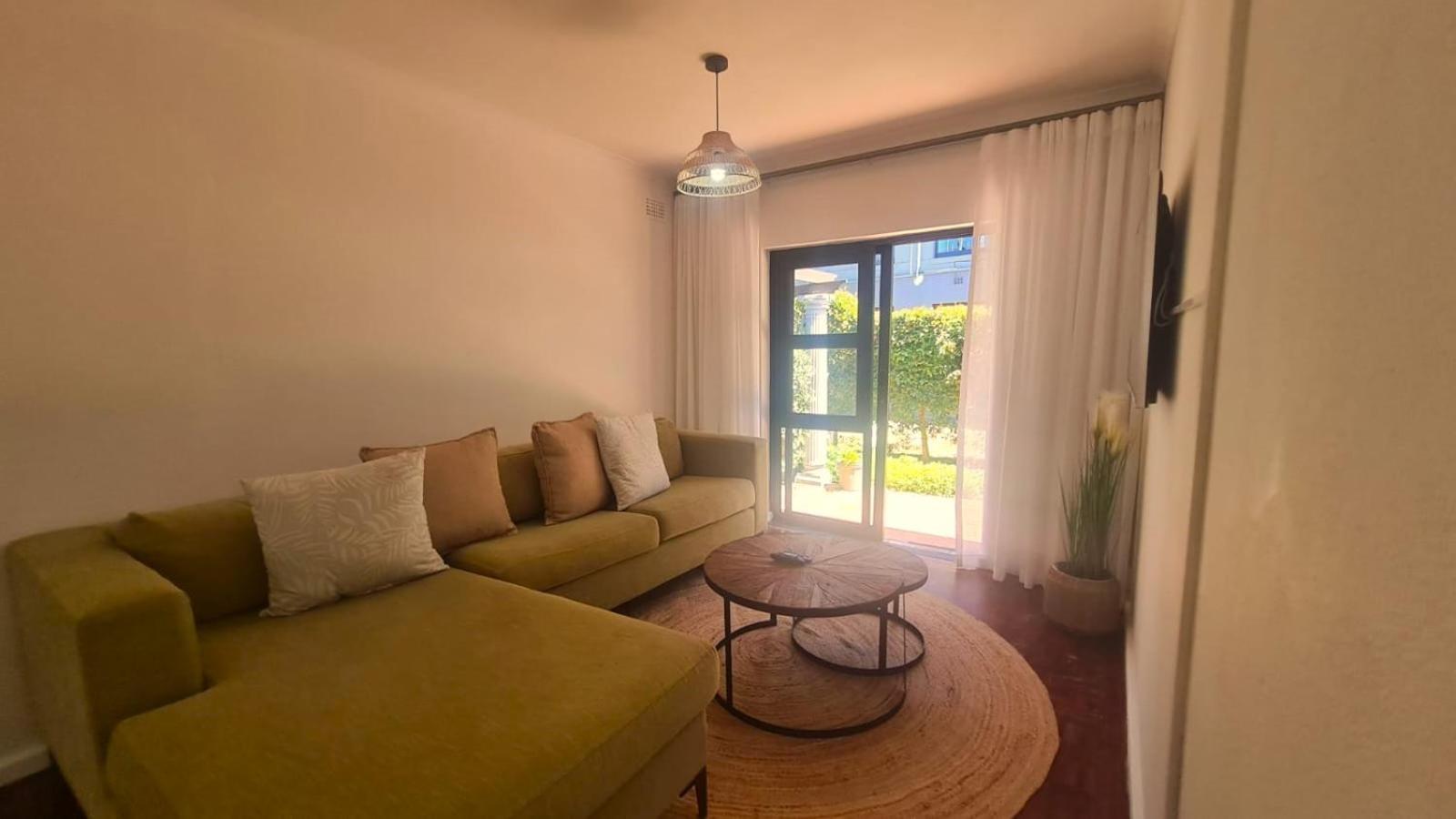2 On Lismore Guesthouse Tokai Esterno foto