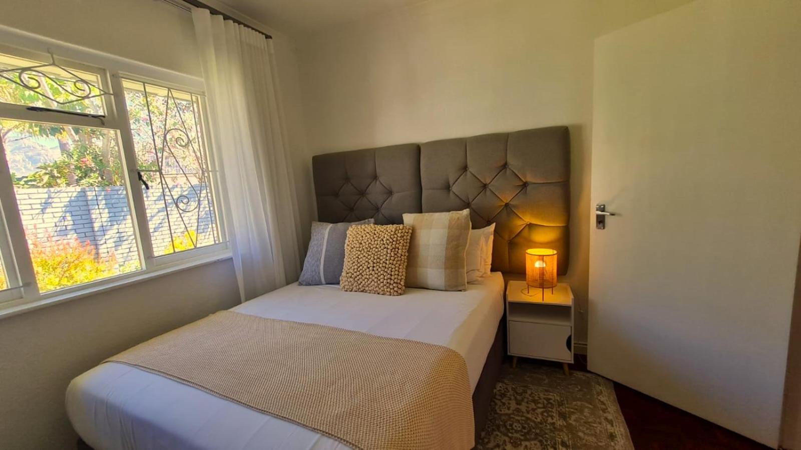 2 On Lismore Guesthouse Tokai Esterno foto
