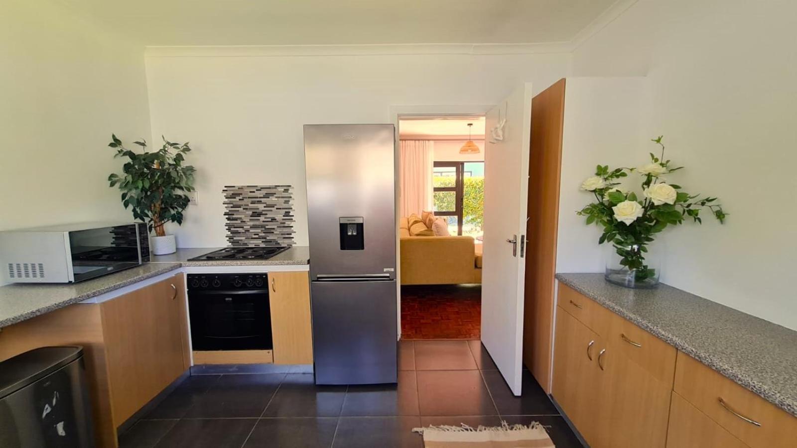 2 On Lismore Guesthouse Tokai Esterno foto