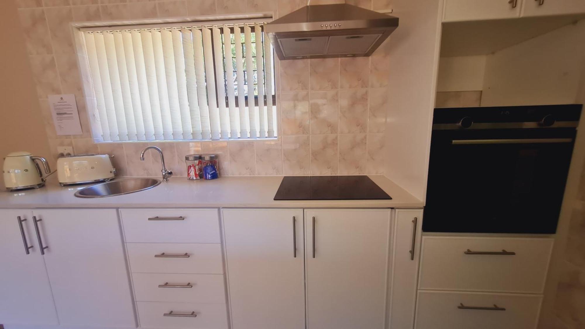 2 On Lismore Guesthouse Tokai Esterno foto